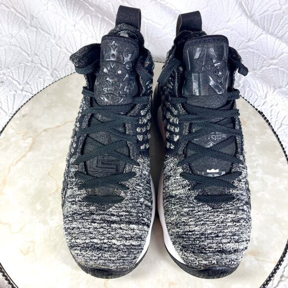 Nike Lebron 17 Sneakers Boy Size 5.5 Black Graphite Gray Athletic High Top Shoes - Picture 4 of 12